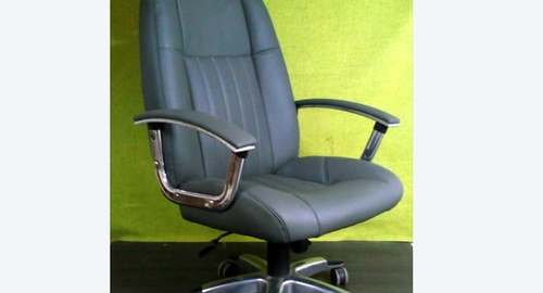 Перетяжка офисного кресла кожей. Кореновск